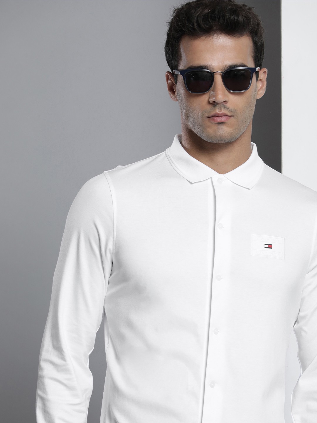 

Tommy Hilfiger Men White Slim Fit Solid Opaque Pure Cotton Knitted Casual Shirt