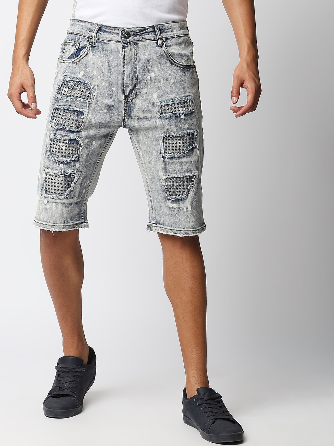 

WAIMEA Men Blue Studded Denim Shorts