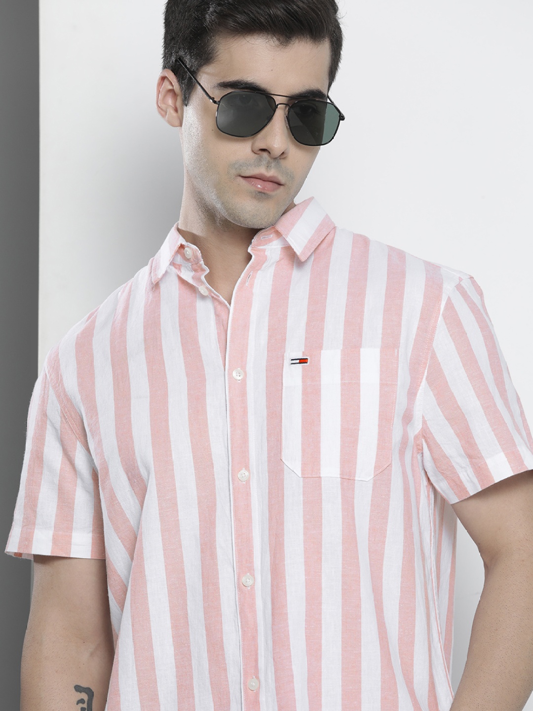 

Tommy Hilfiger Men Pink & White Striped Classic Fit Casual Cotton-Linen Shirt