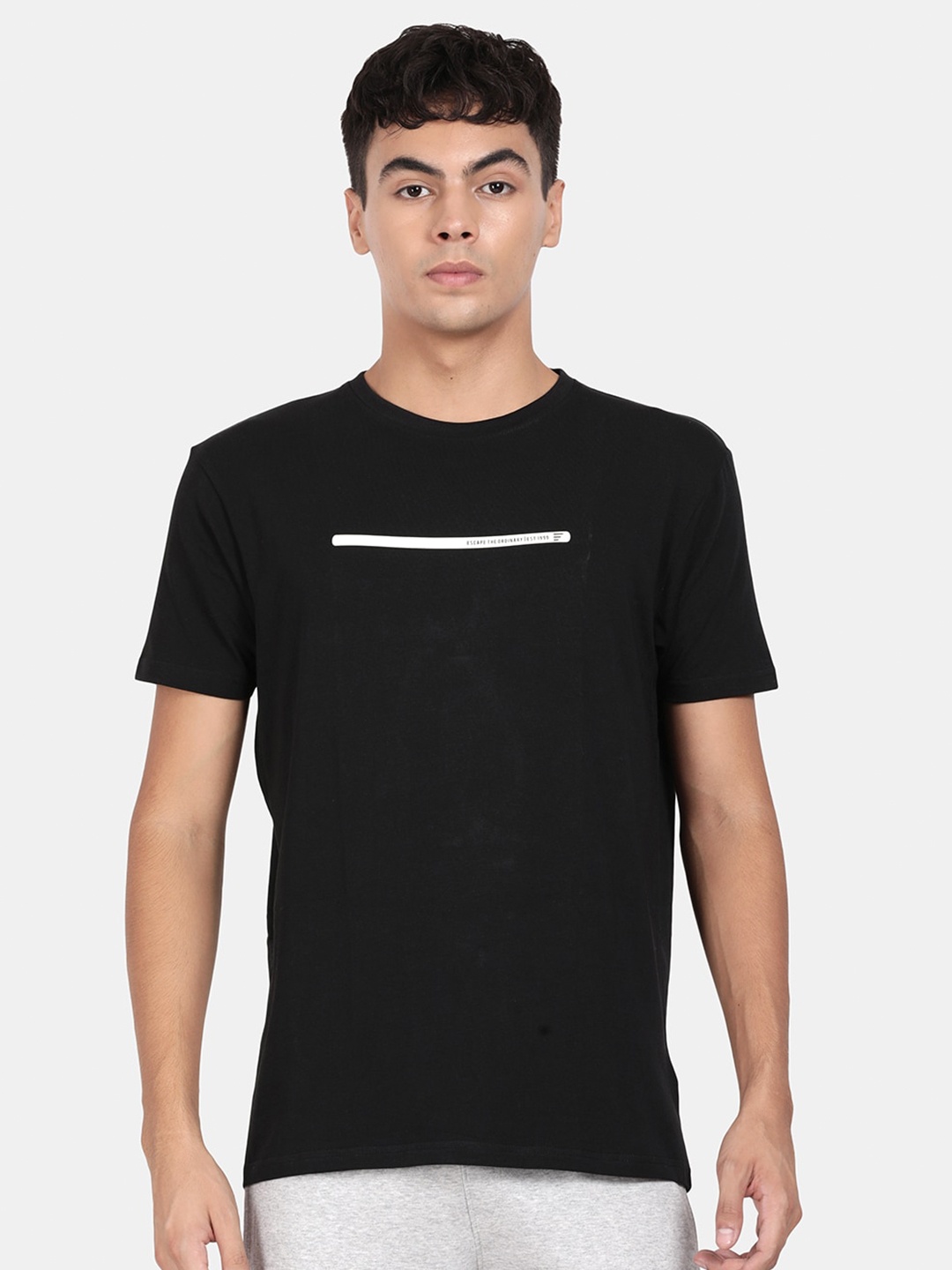 

t-base Men Black Cotton T-shirt