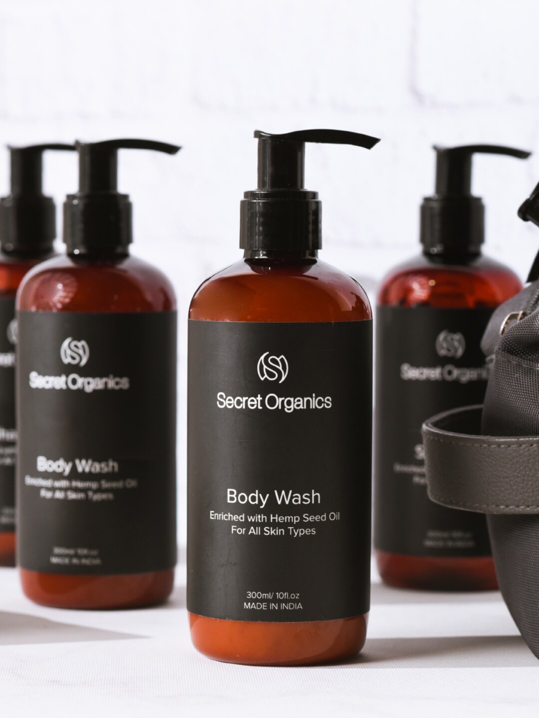 

Secret Organics Body Wash with Hemp Seed Oil for All Skin Types 300 ml, Black