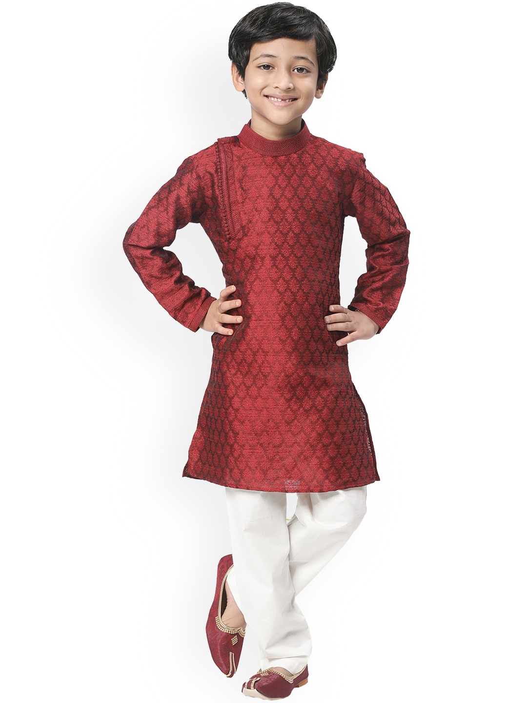 

Manyavar Boys Maroon Ethnic Motifs Kurta with Pyjamas