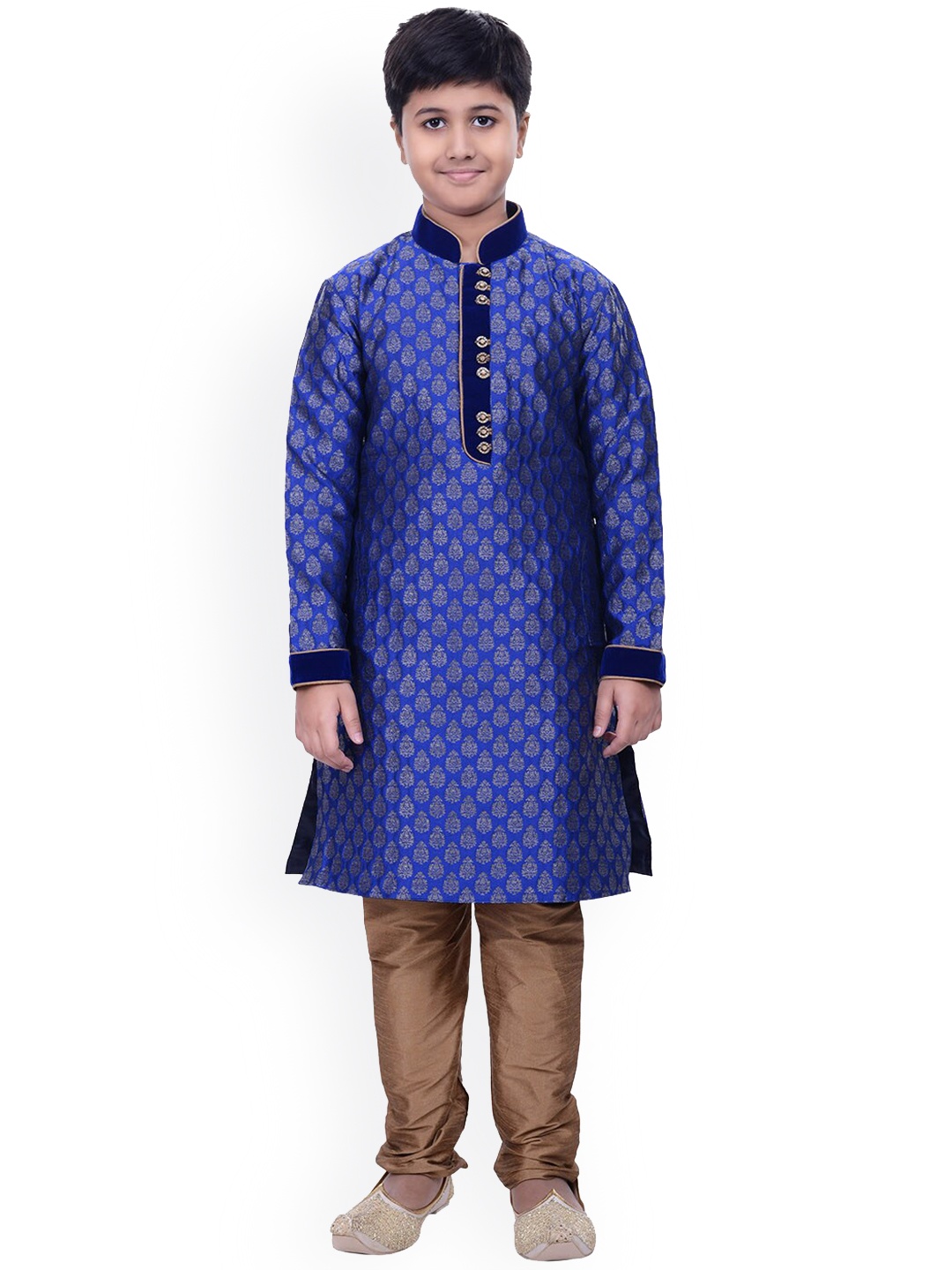

Manyavar Boys Ethnic Motifs Silk Blend Kurta with Churidar, Blue