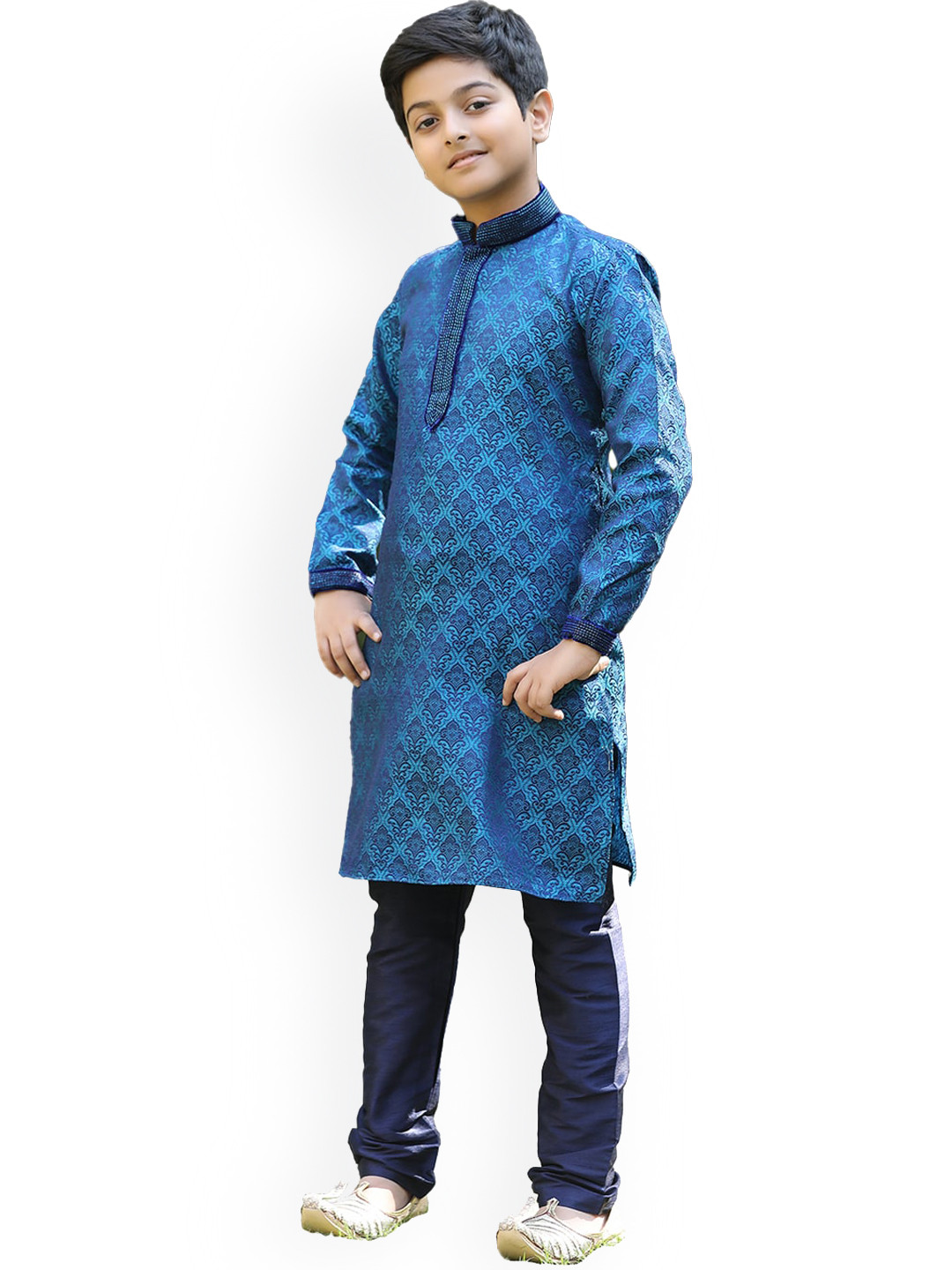 

Manyavar Boys Blue Ethnic Motifs Kurta with Churidar