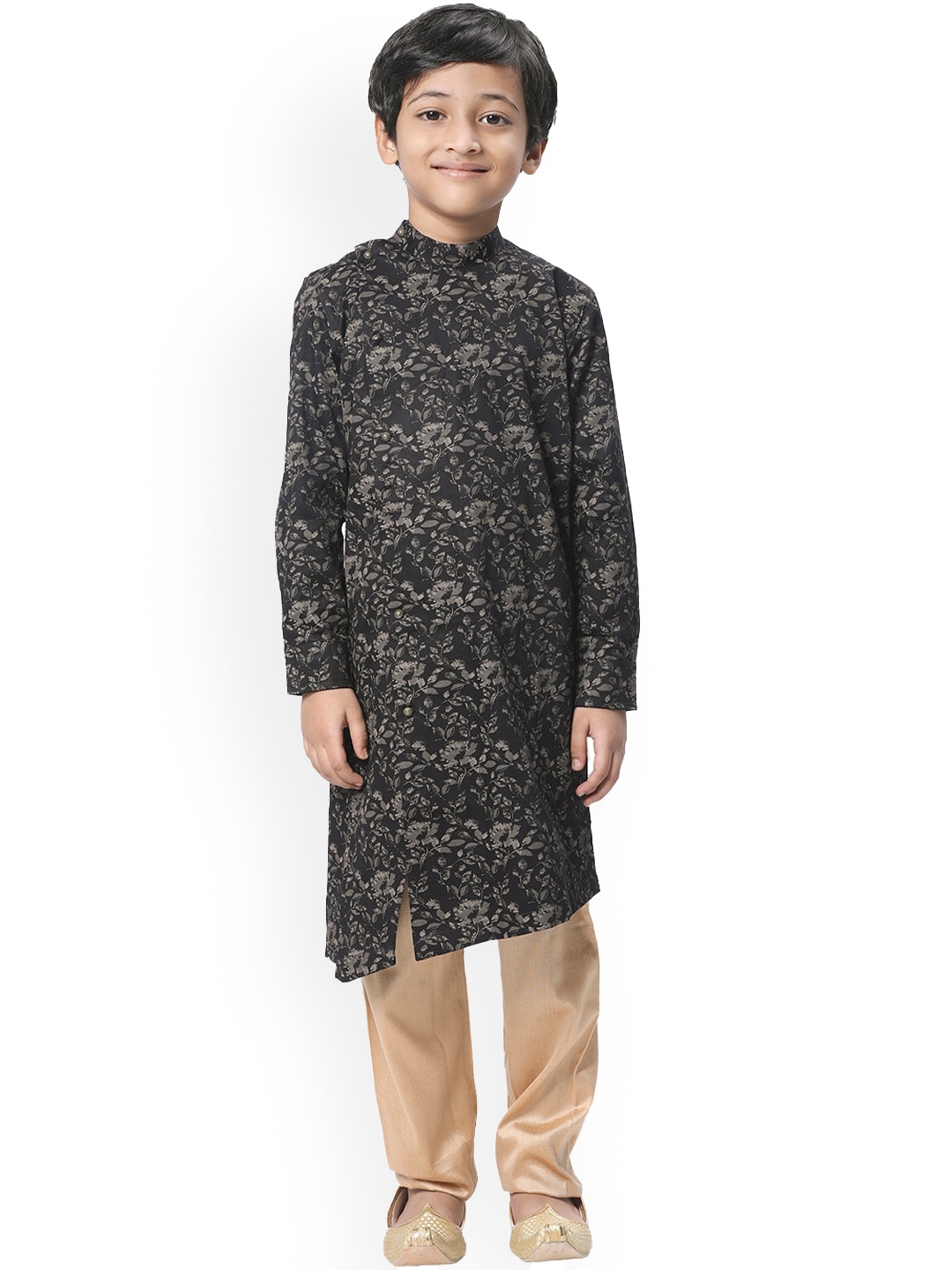 

Manyavar Boys Black Ethnic Motifs Printed Asymmetric Kurta with Pyjamas