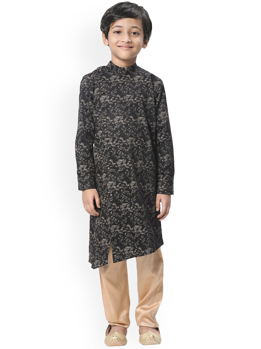 

Manyavar Boys Black Floral Printed Panelled Kurta with Trousers