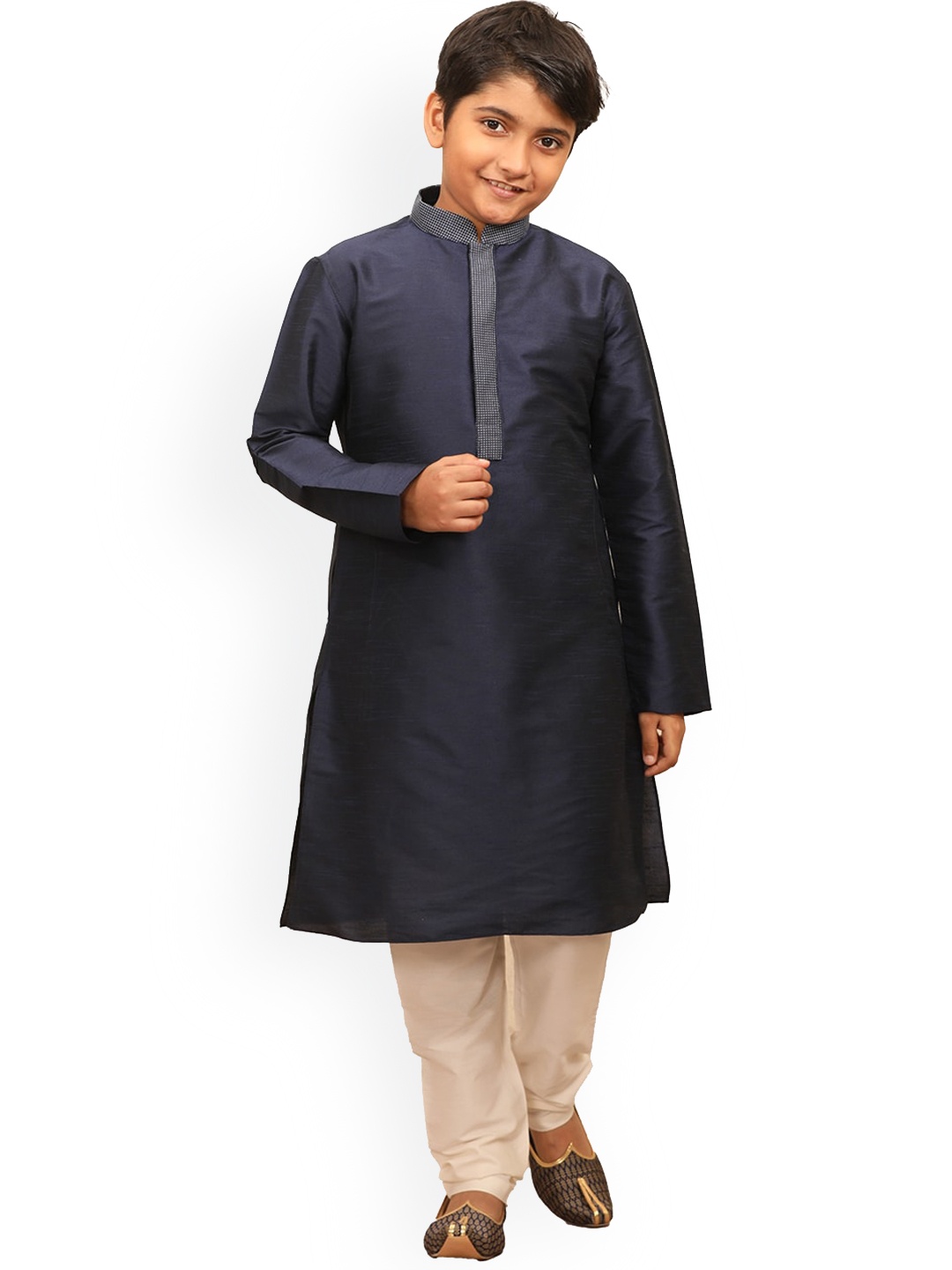 

Manyavar Boys Blue Solid Silk Blend Kurta with Pyjamas