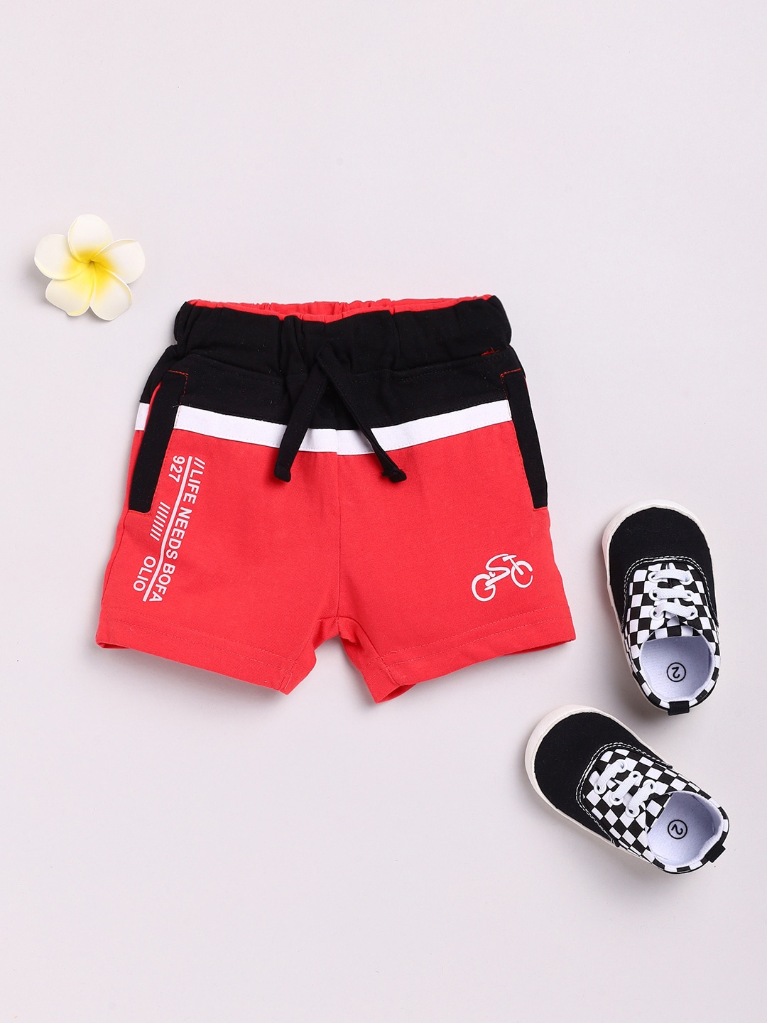 

Olio Kids Boys Red Colourblocked Cotton Shorts