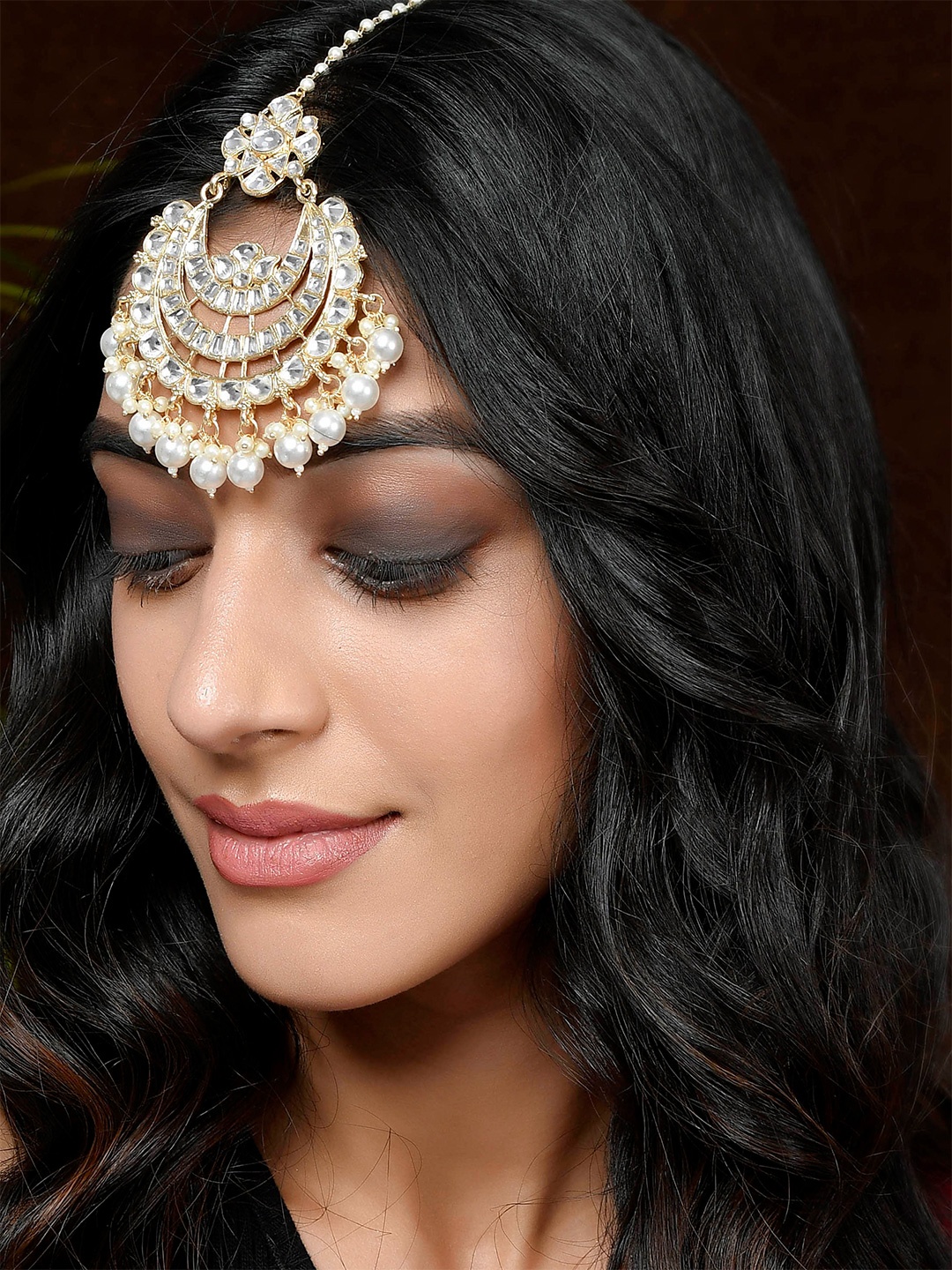 

Shoshaa Women Gold-Plated Handcrafted Pearls & Kundan-Studded Maang Tikka