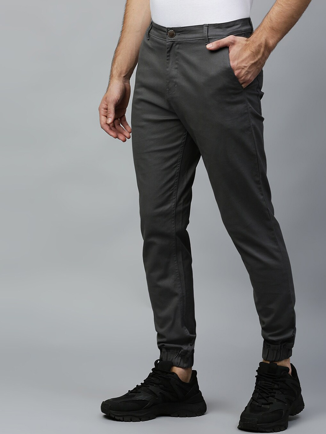 

Hubberholme Men Grey Tailored Slim Fit Trousers