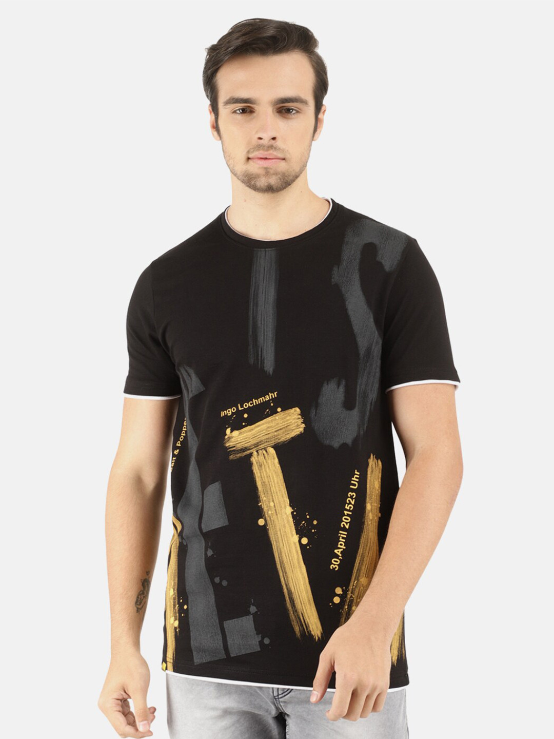 

V-Mart Men Black Typography Printed Slim Fit T-shirt
