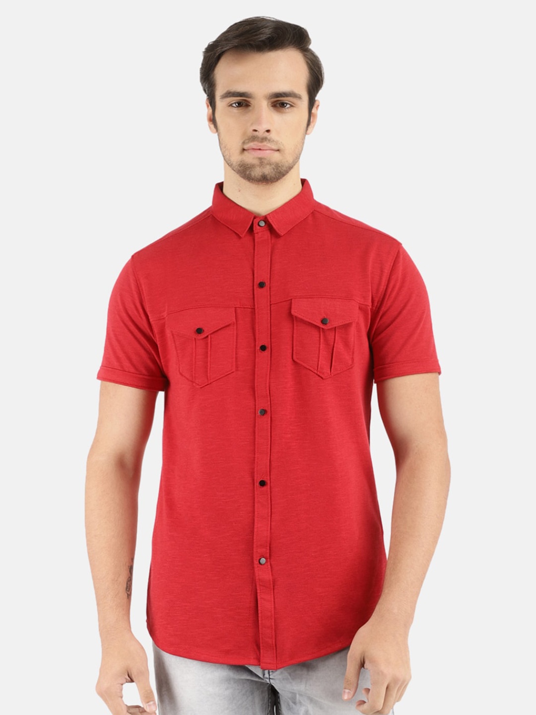 

V-Mart Men Red Regular Fit Solid Cotton Casual Shirt