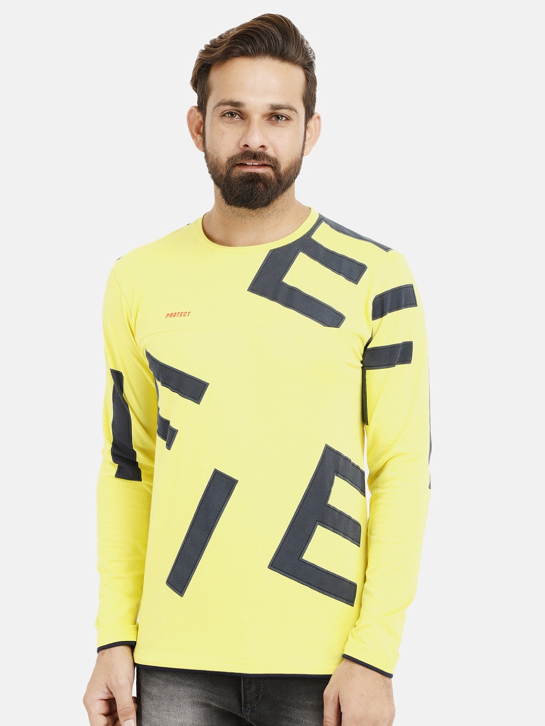 

V-Mart Men Yellow Printed Cotton T-shirt