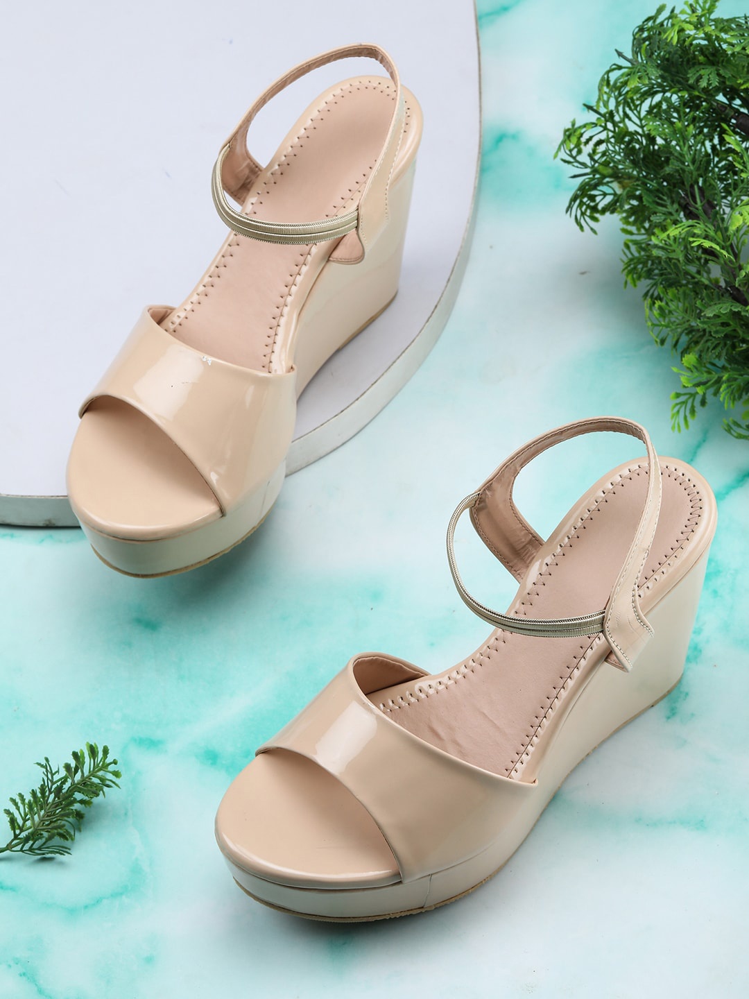 

HASTEN Beige Platform Heels