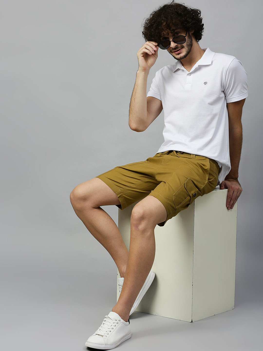 

Hubberholme Men Mustard Solid Cargo Shorts