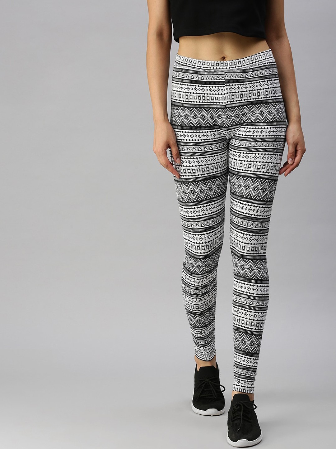 

De Moza Women Black & White Printed Comfort-Fit Ankle-Length Leggings