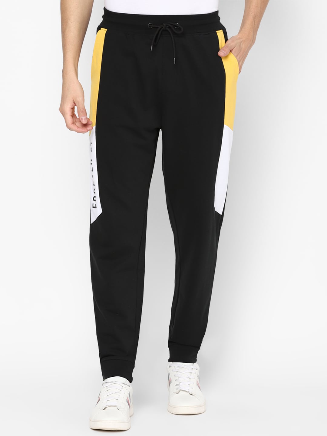 

FOREVER 21 Men Black Solid Joggers