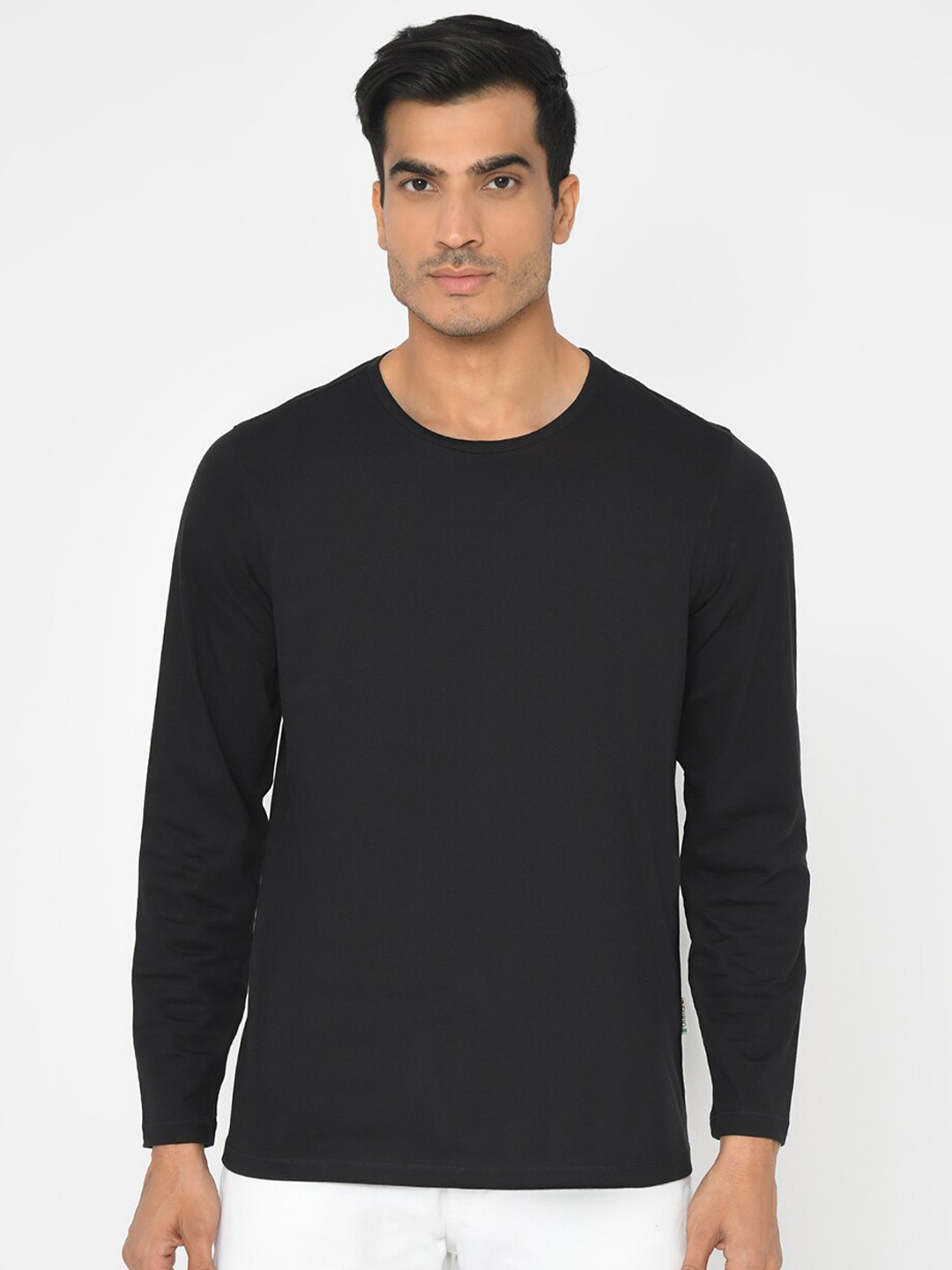 

EDRIO Men Black Solid Pure Cotton T-shirt