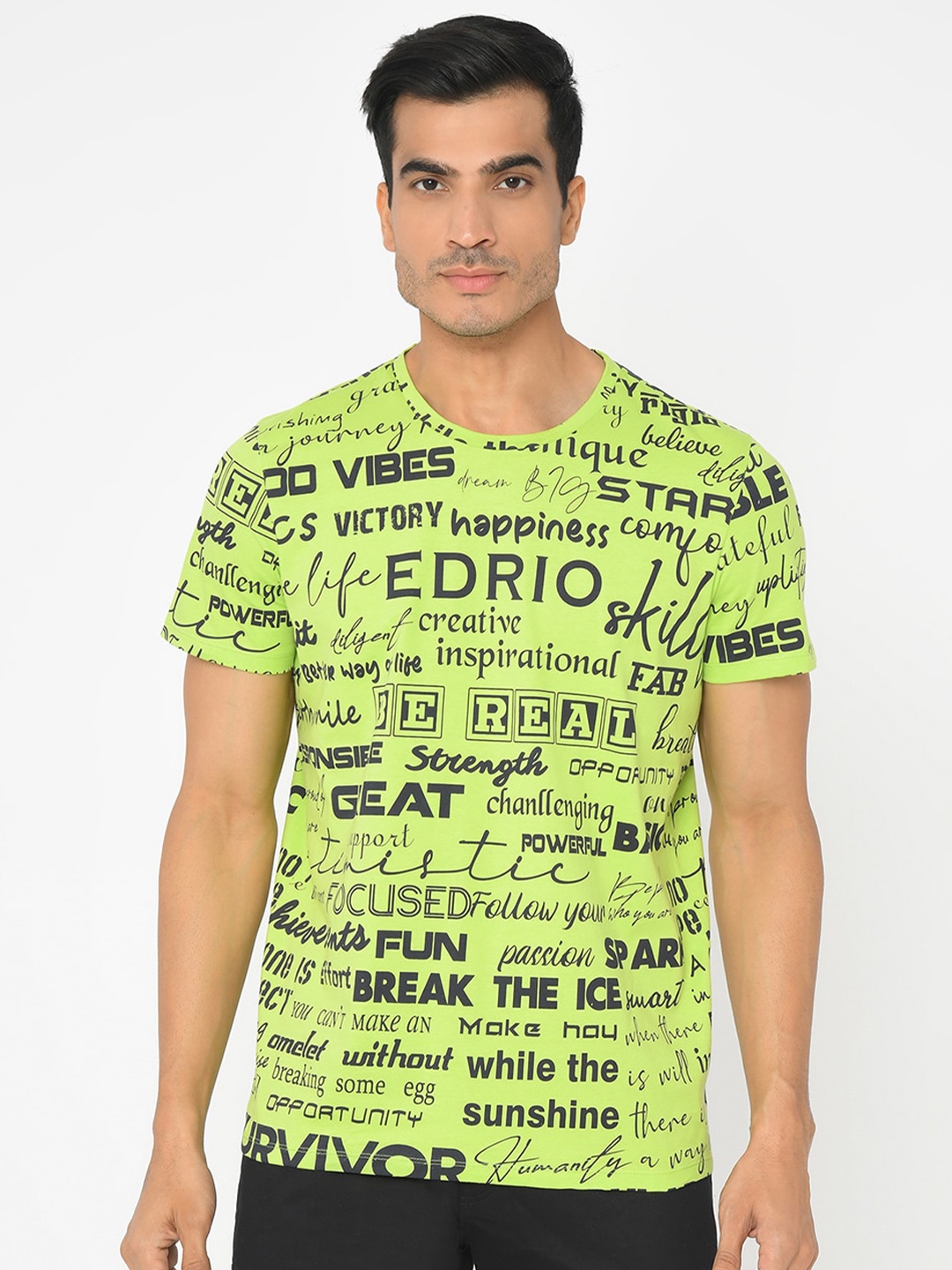 

EDRIO Men Green Typography Printed Pure Cotton T-shirt