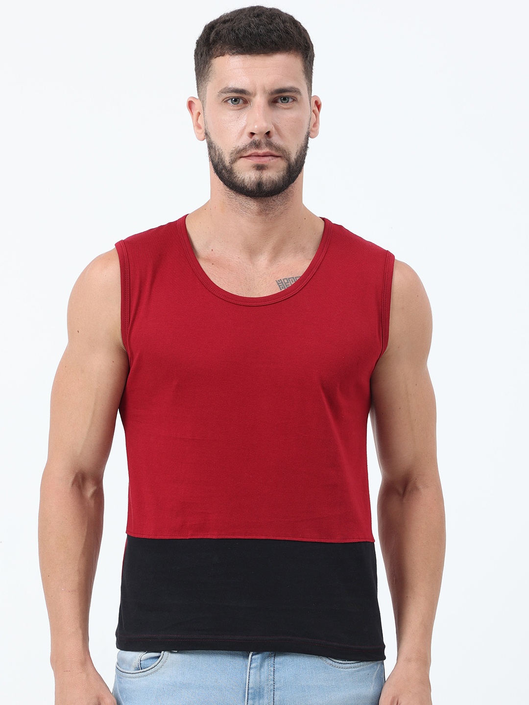 

Fleximaa Men Maroon & Black Colourblocked T-shirt