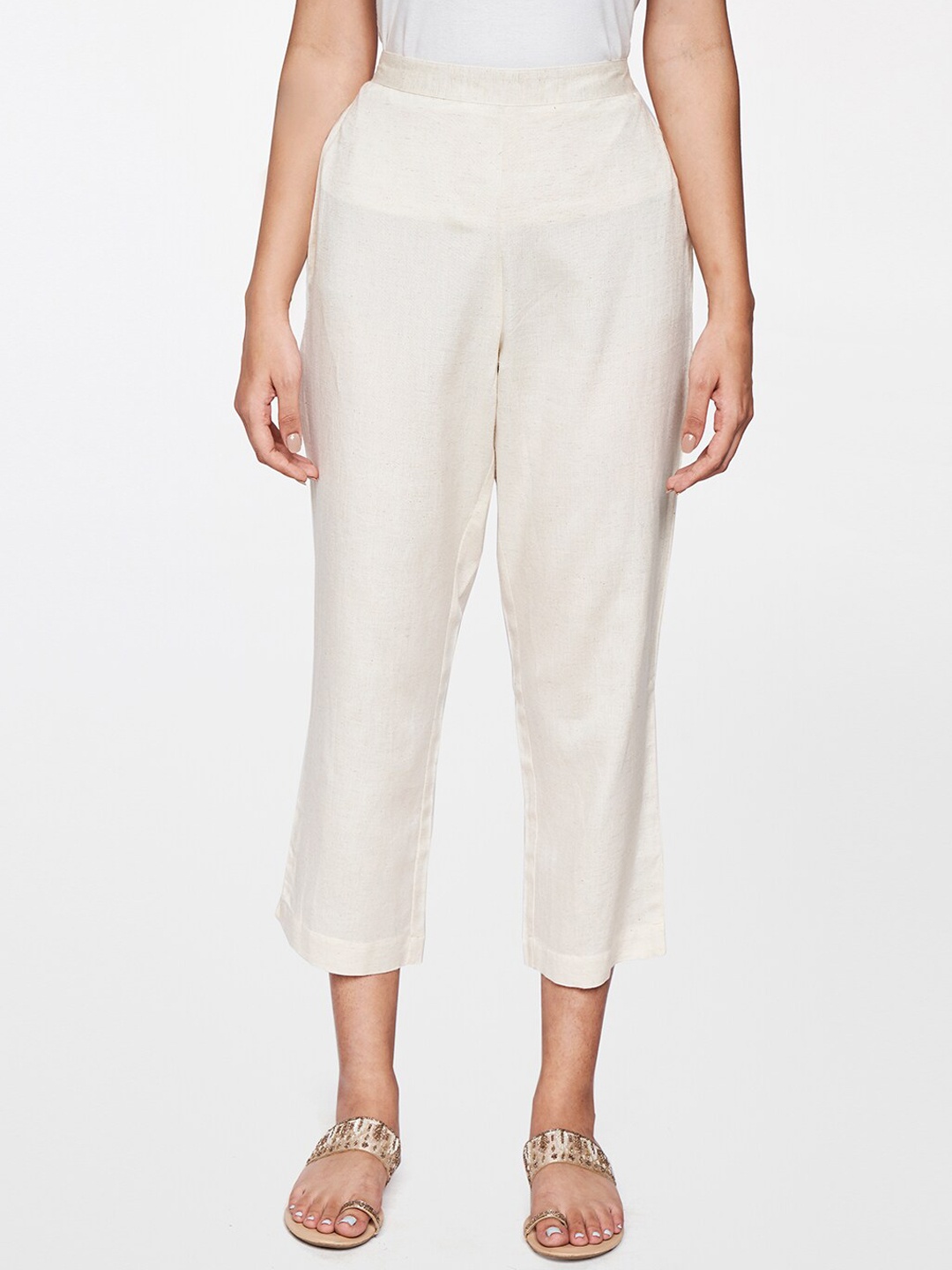 

itse Women Beige Comfort Straight Fit Trousers