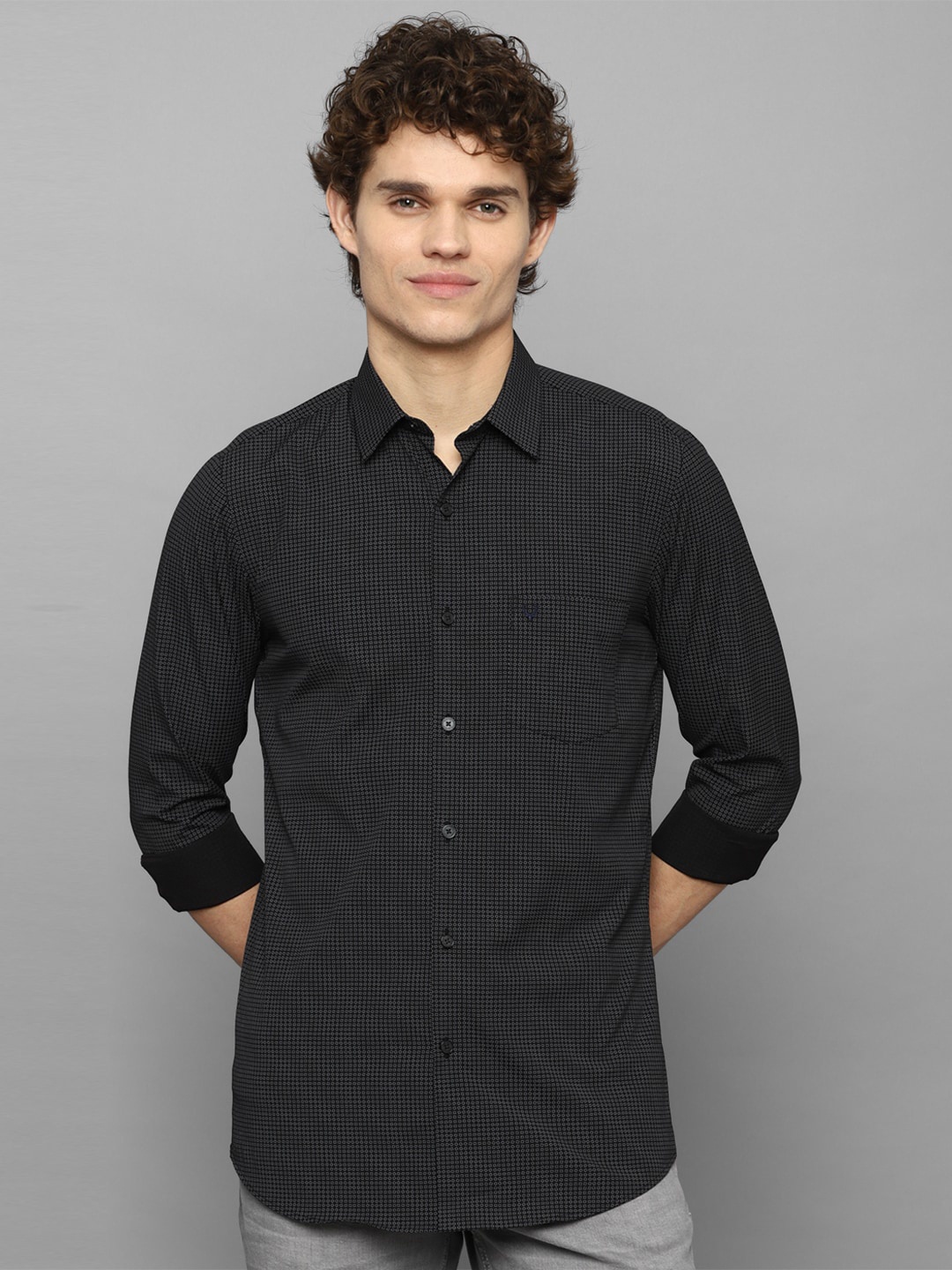 

Allen Solly Men Black Slim Fit Printed Casual Shirt
