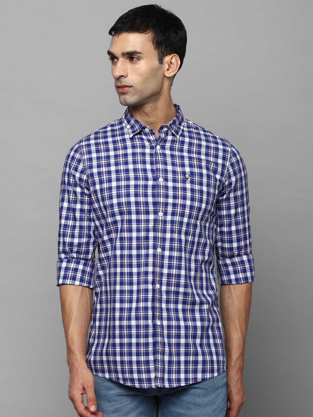 

Allen Solly Sport Men Blue & White Checked Casual Shirt