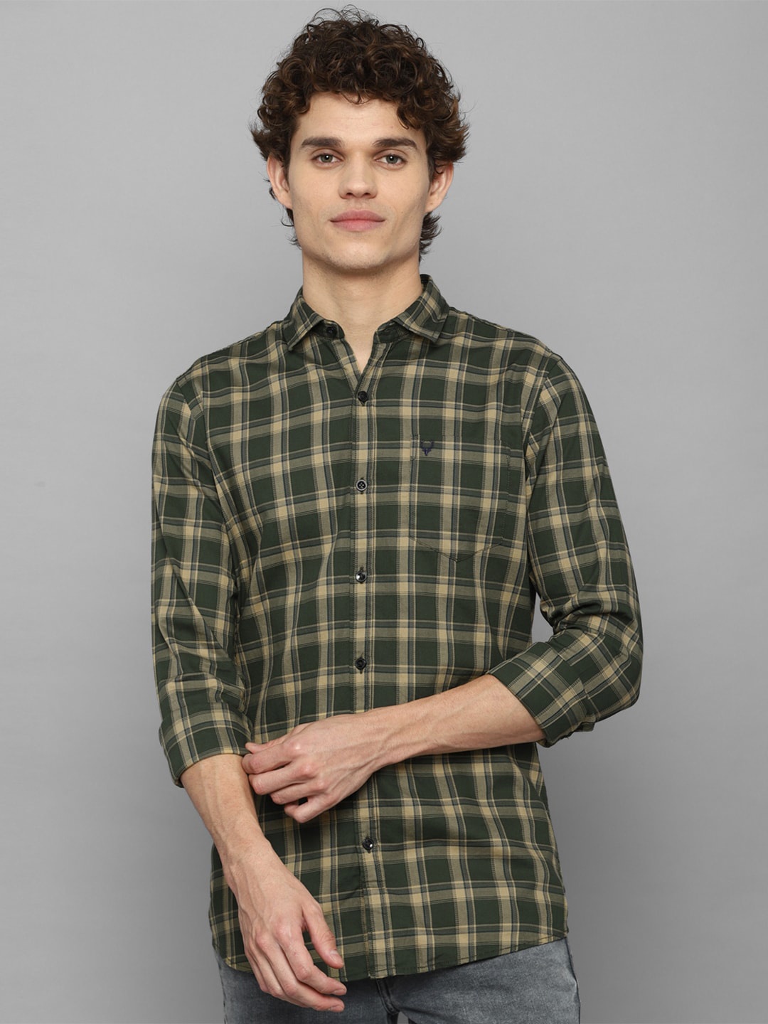 

Allen Solly Sport Men Olive Green Checked Casual Shirt