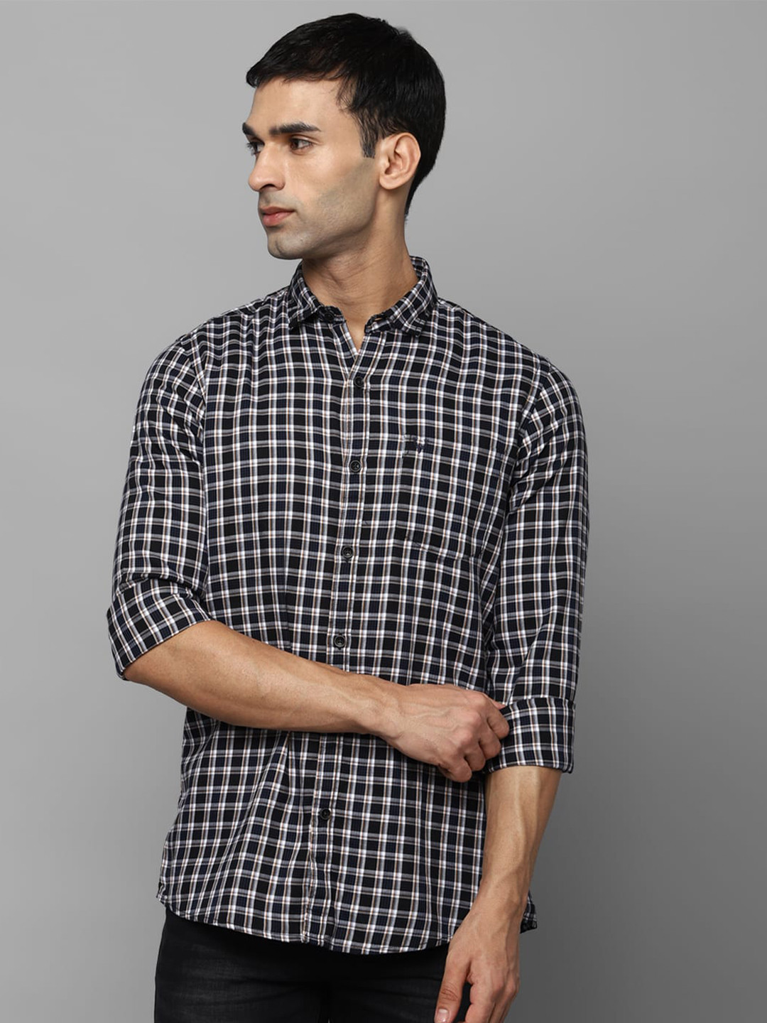 

Allen Solly Sport Men Black & White Checked Casual Shirt