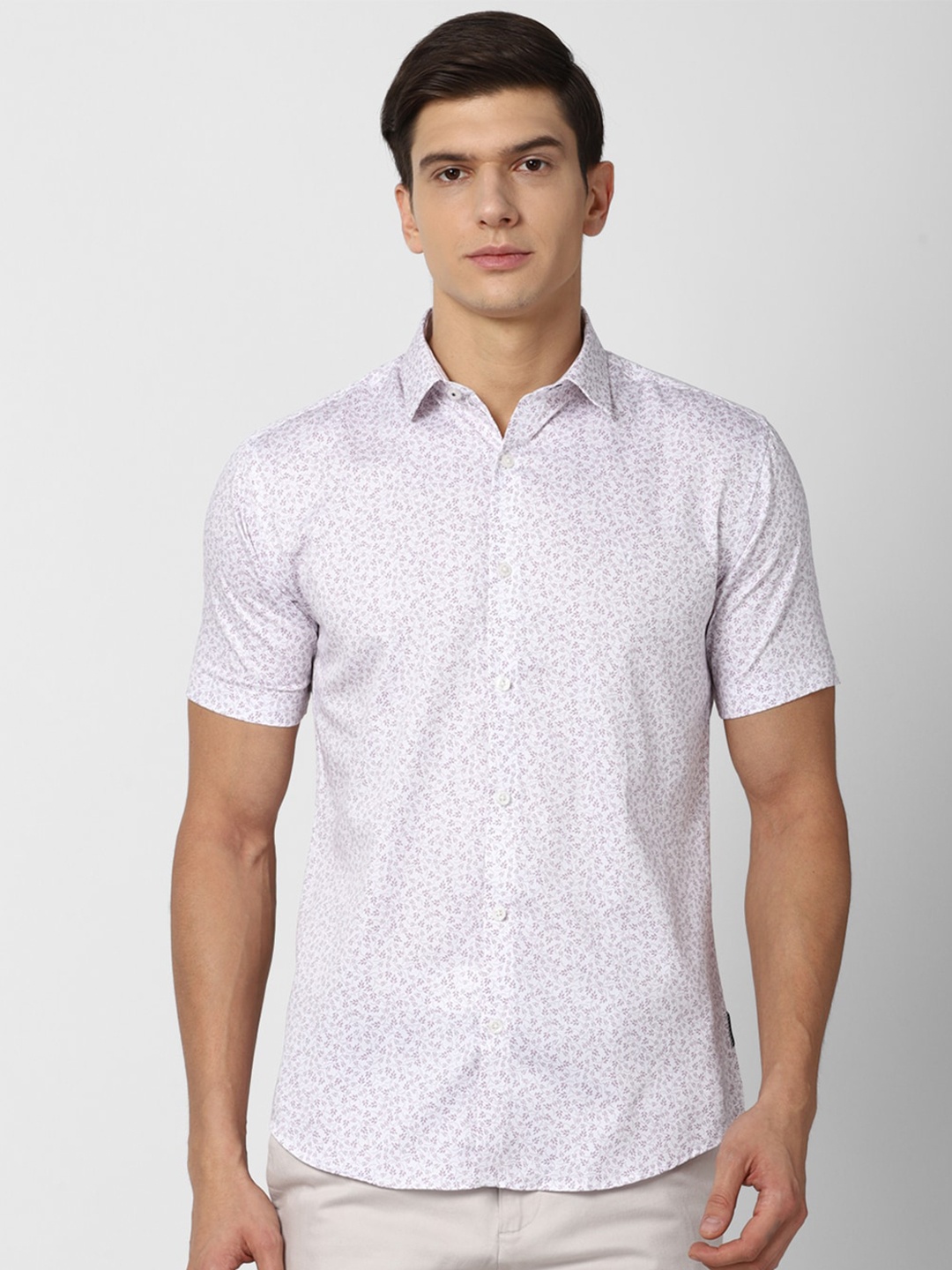 

V Dot Men White Slim Fit Floral Printed Casual Shirt