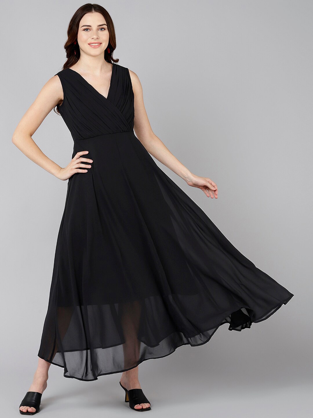 

ZNX Clothing Women Black Crepe Maxi Dress