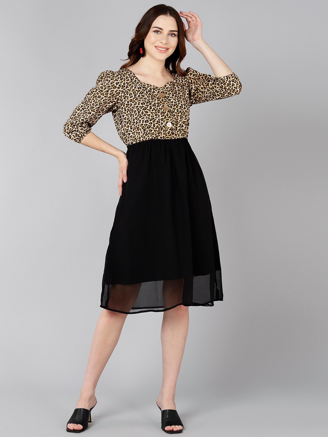 

ZNX Clothing Black Animal Printed Crepe Dress