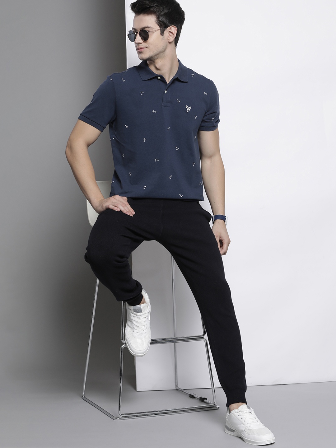 

AMERICAN EAGLE OUTFITTERS Men Navy Blue & White Printed Polo Collar T-shirt