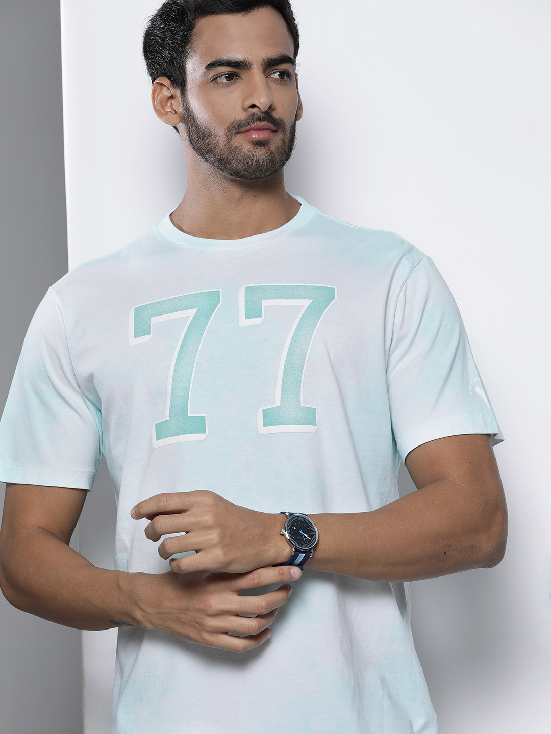 

AMERICAN EAGLE OUTFITTERS Men Blue Varsity Printed Tie & Dye Pure Cotton T-shirt