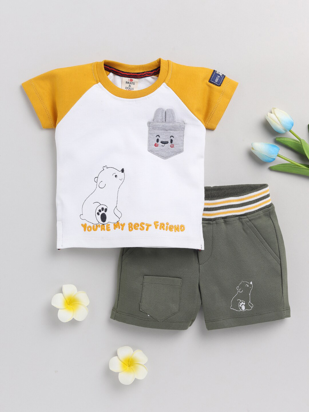 

BRATS AND DOLLS Boys White & Grey Embellished T-shirt with Shorts