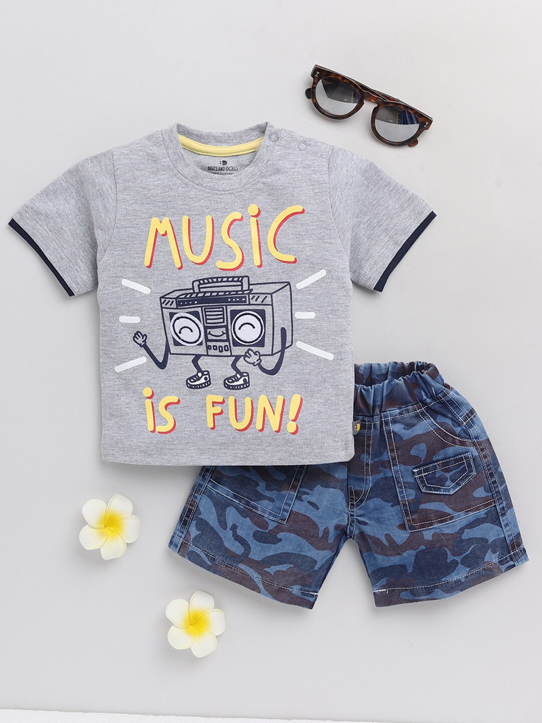 

BRATS AND DOLLS Boys Grey & Navy Blue Printed T-shirt with Shorts