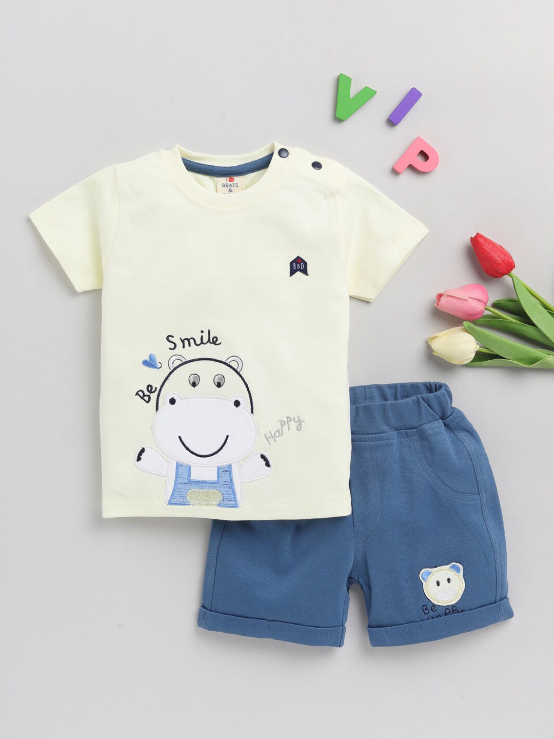 

BRATS AND DOLLS Boys Cream-Coloured & Blue Printed T-shirt with Trousers