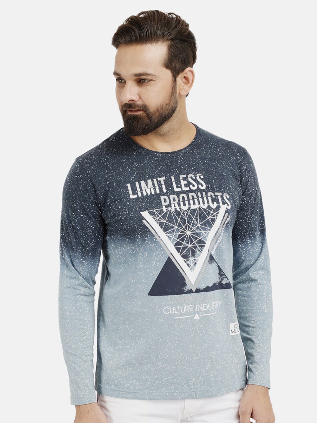 

V-Mart Men Blue Typography Printed Raw Edge Slim Fit T-shirt