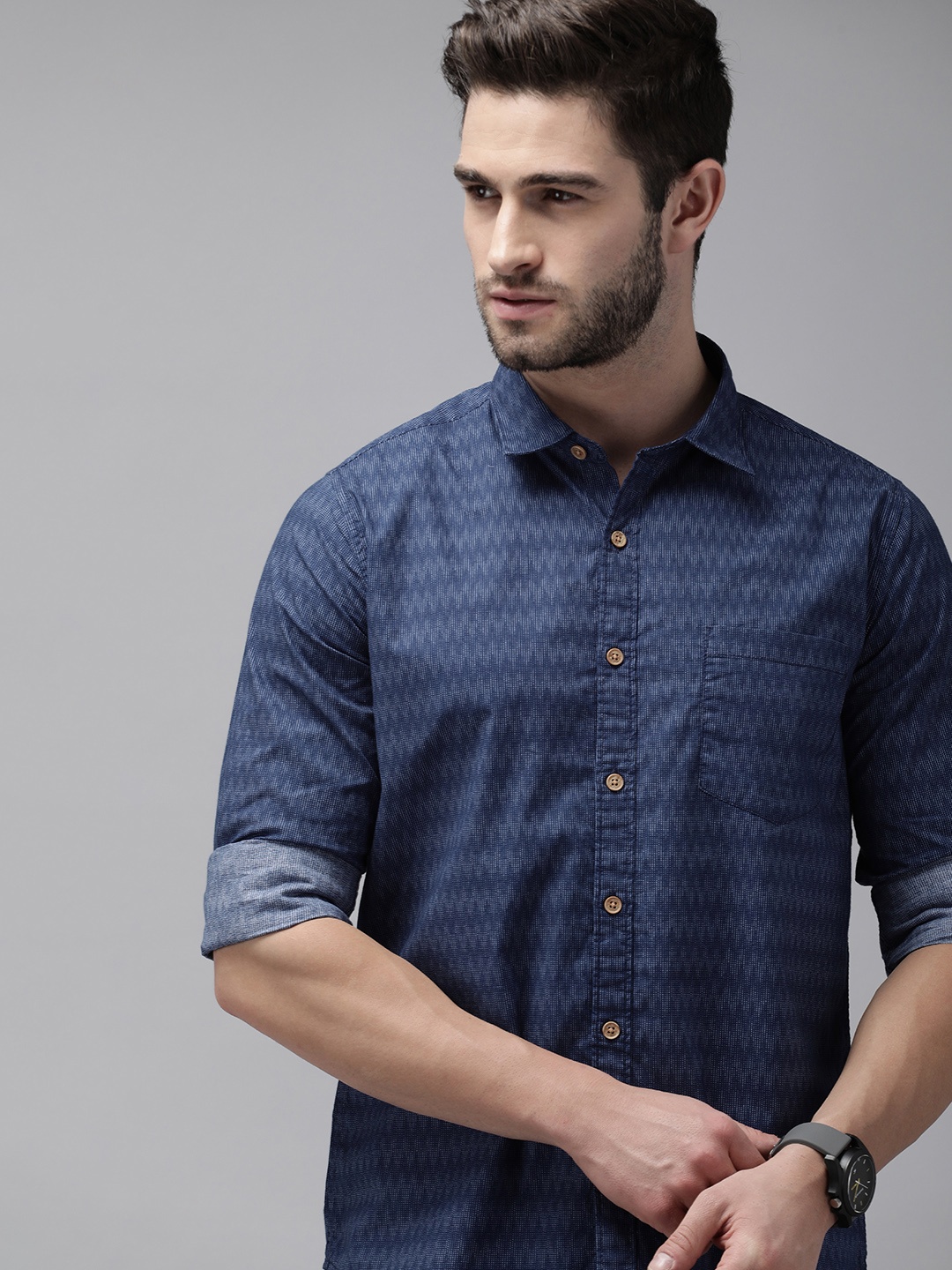 

Pepe Jeans Men Blue Geometric Printed Pure Cotton Casual Shirt