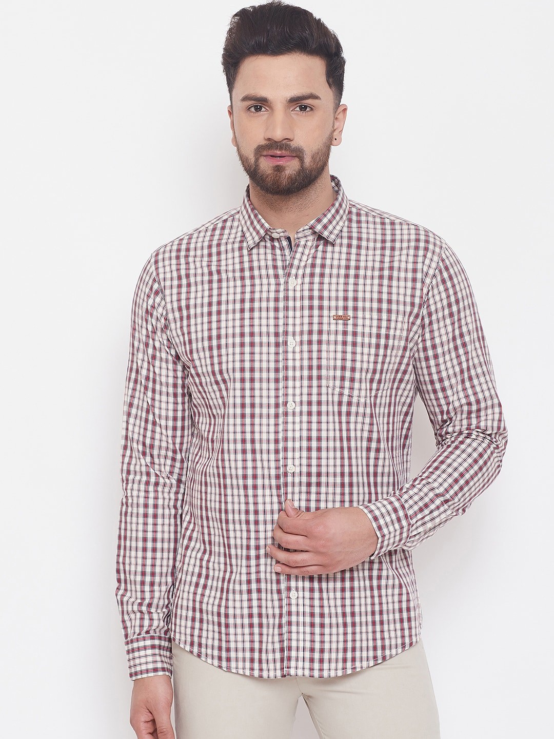 

Duke Men Off White Slim Fit Checked Casual Shirt