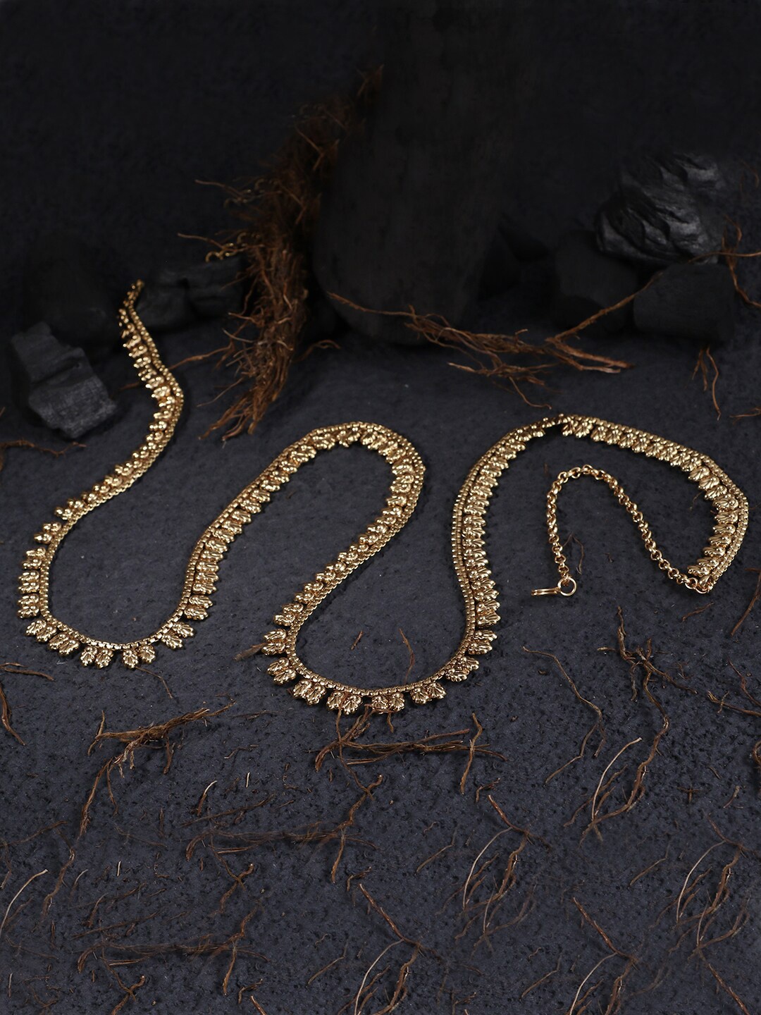 

Adwitiya Collection Gold-Plated Design Detailed Kamarbandh