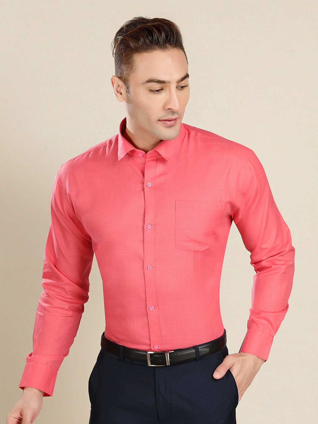 

RG DESIGNERS Men Pink Slim Fit Solid Formal Shirt