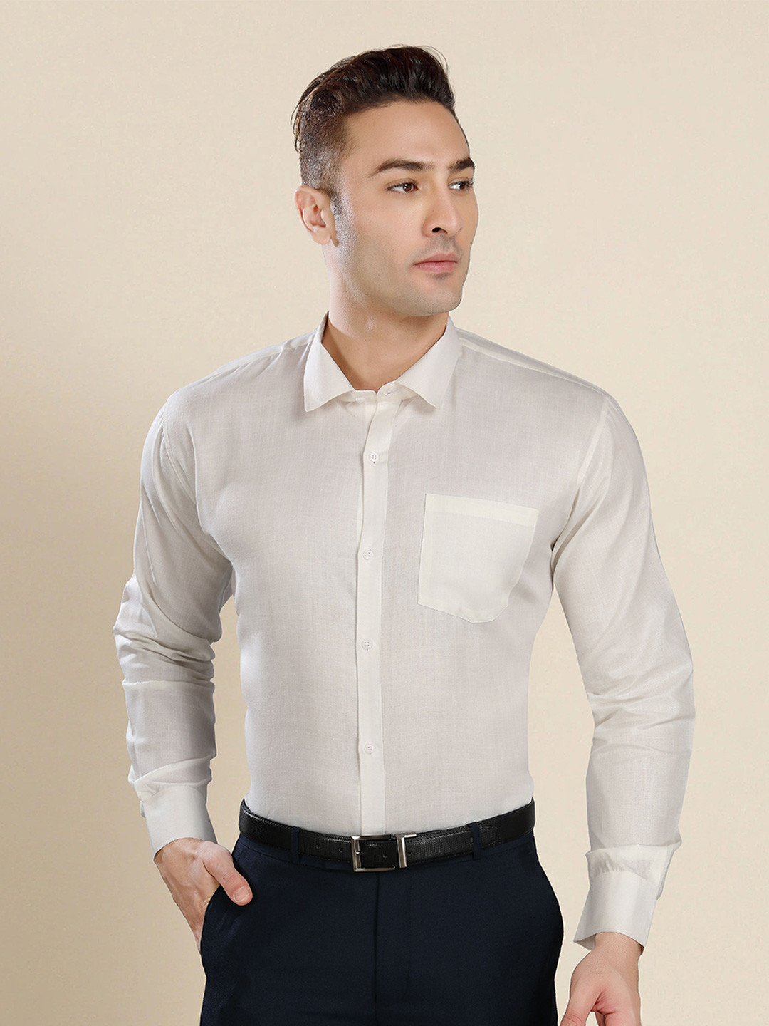 

RG DESIGNERS Men Off White Slim Fit Formal Shirt