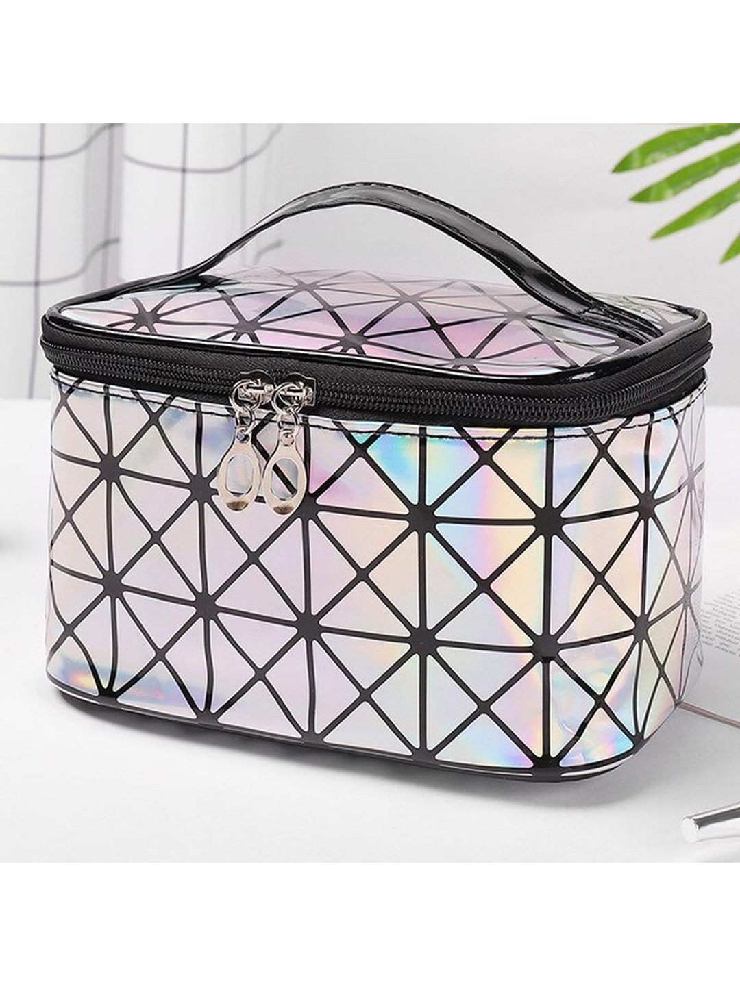 

Peau D'origine Women White & Black Textured Cosmetic Organiser