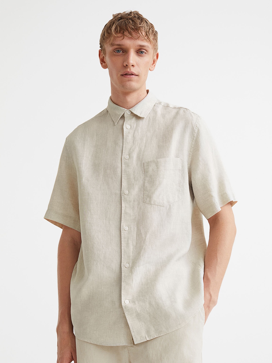 

H&M Men Beige Solid Regular Fit Short-Sleeved Linen Shirt