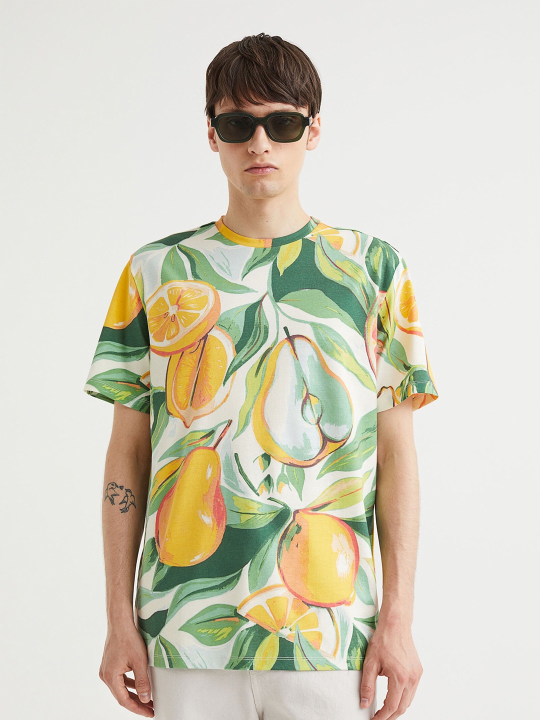 

H&M Men Multicolored Round Neck Regular Fit Cotton T-Shirt, Multi