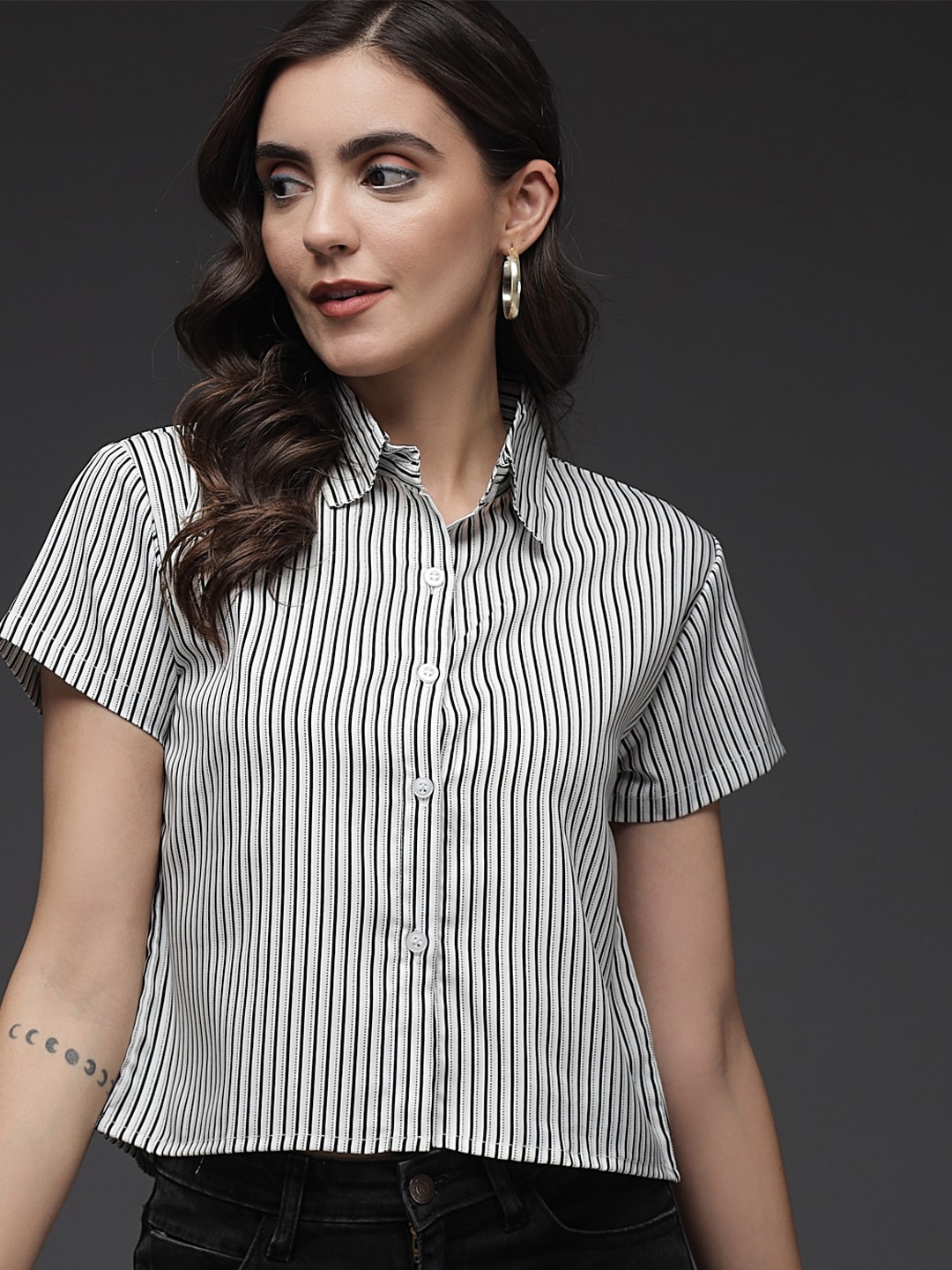 

Darzi Women White & Black Comfort Striped Cotton Casual Shirt