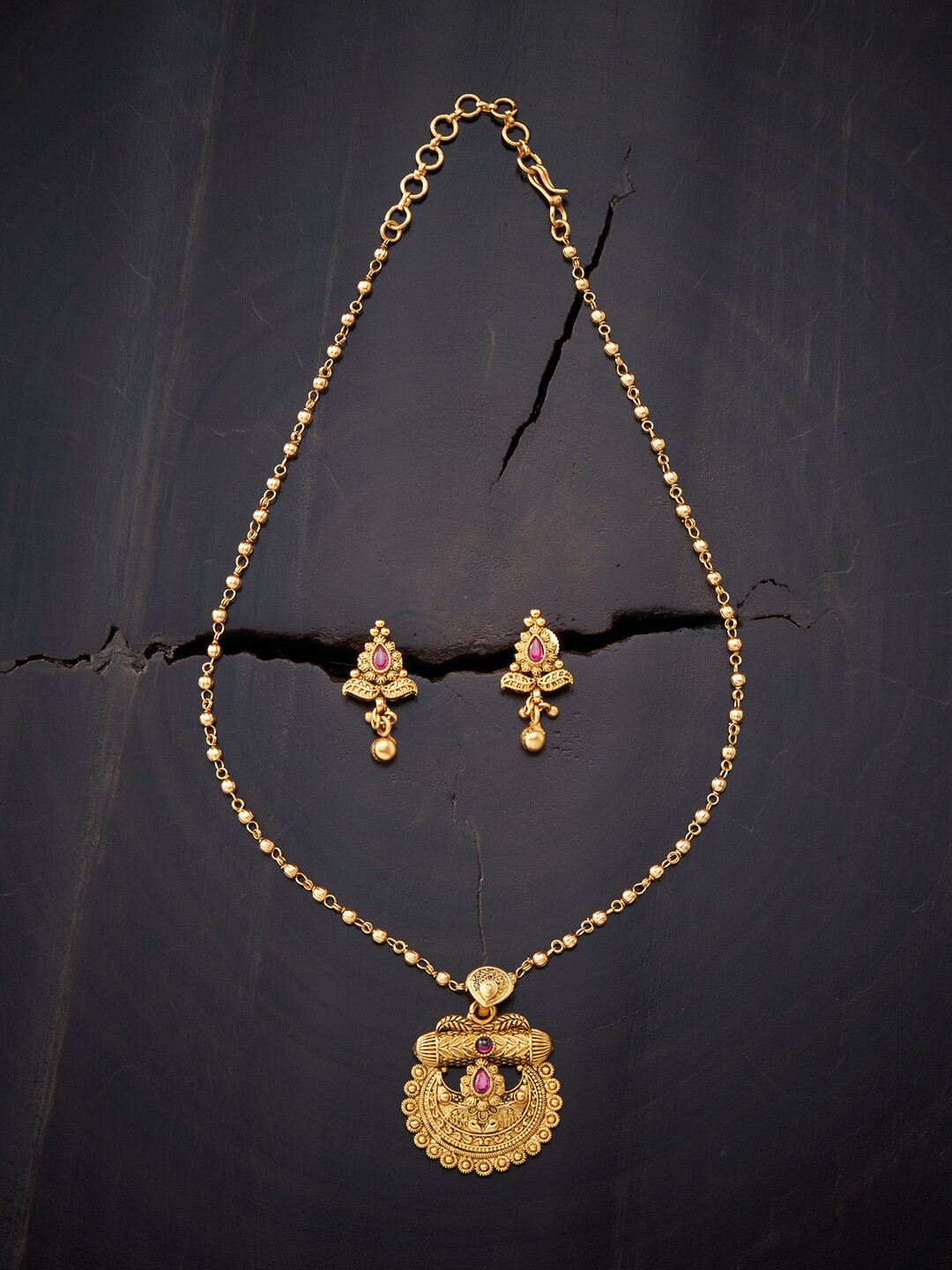 

Kushal's Fashion Jewellery Red Gold-Plated Antique Necklace