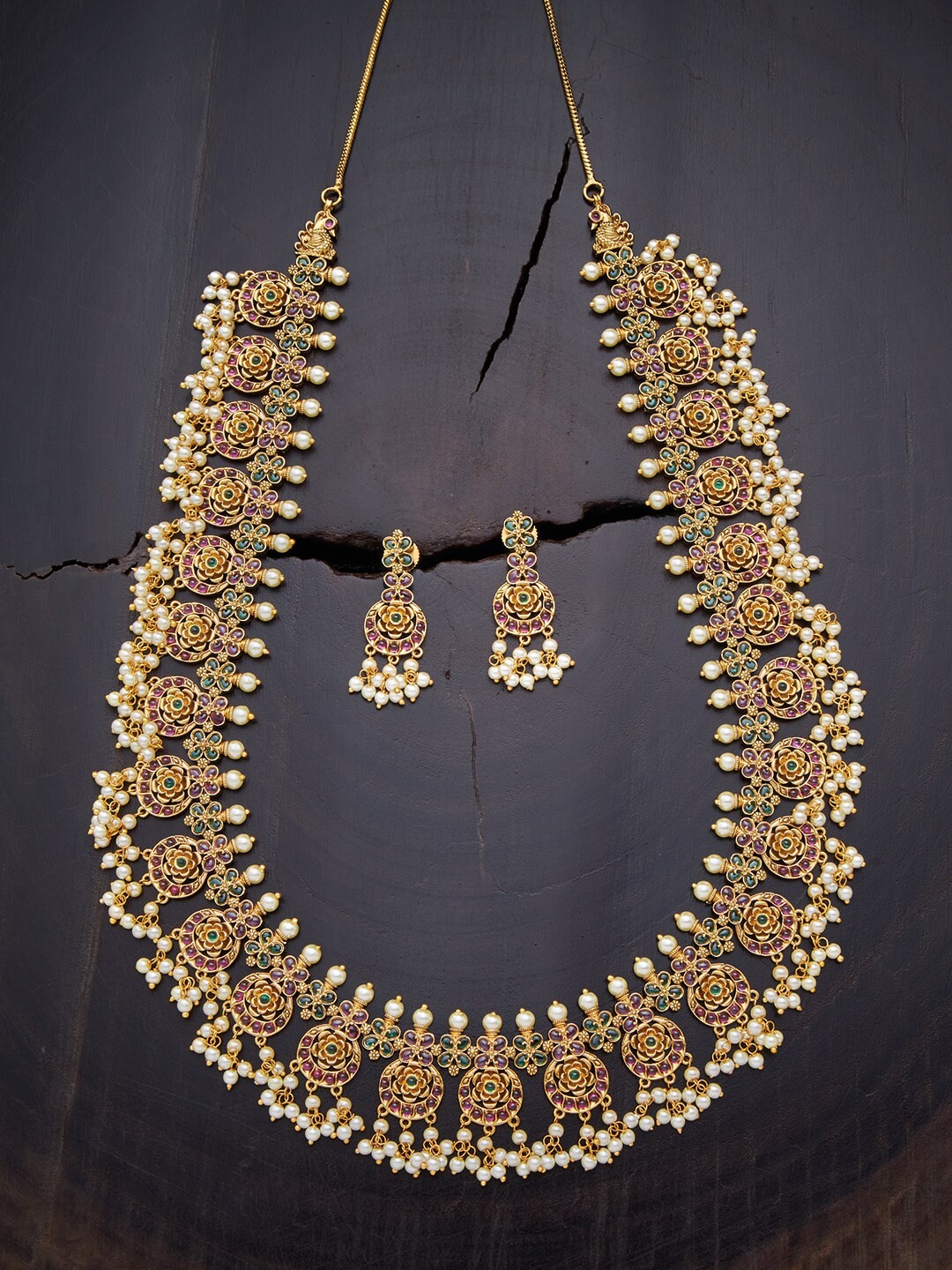 

Kushal's Fashion Jewellery Red & Green Gold-Plated Antique Jewellery Set