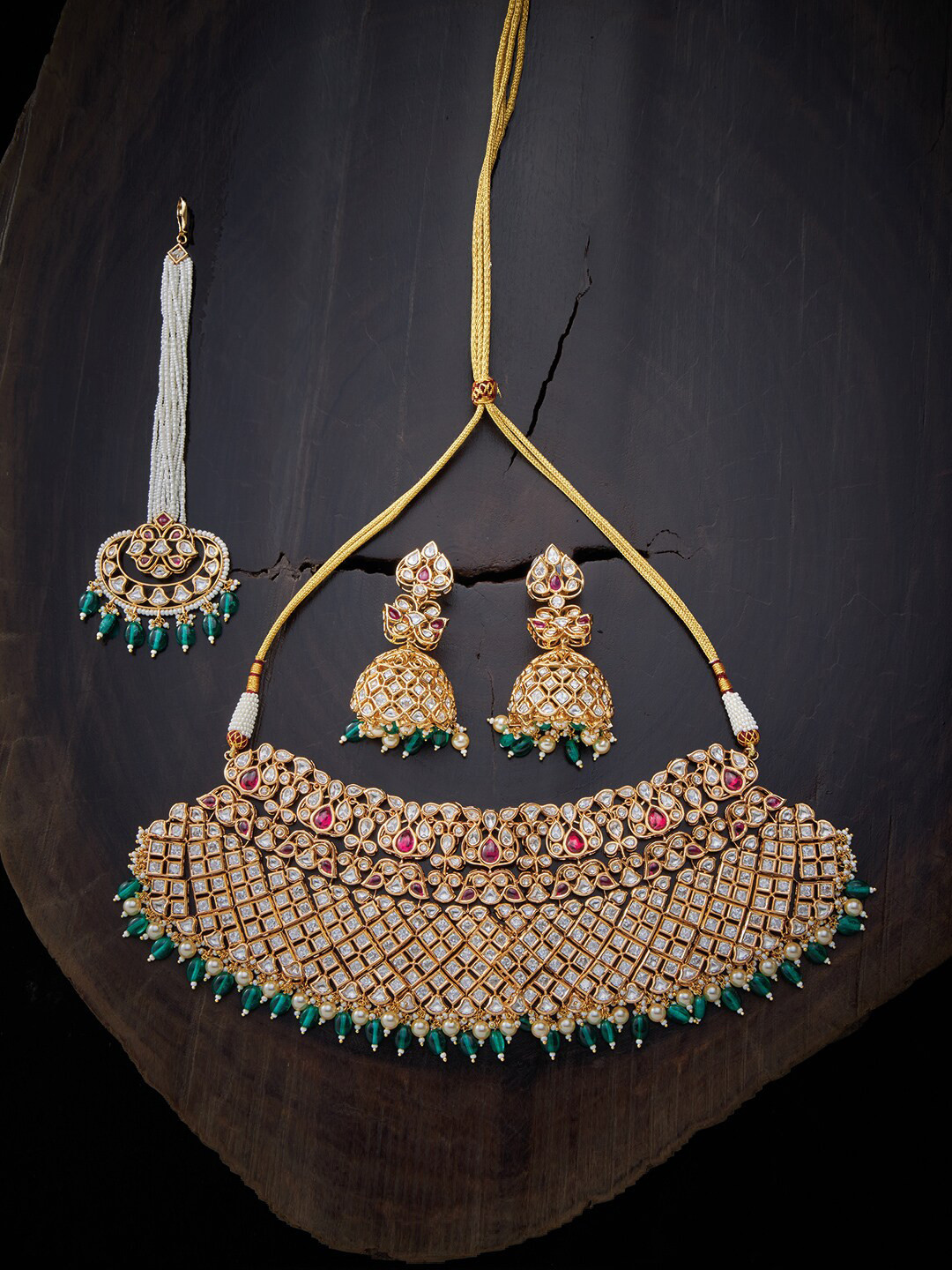 

Kushal's Fashion Jewellery Red & Green Gold-Plated Vilandi Necklace